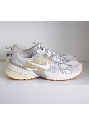 Nike Women’s V2K Run "Phantom/Light Khaki/College Gray" HV4314-030 Shoes 9 40.5